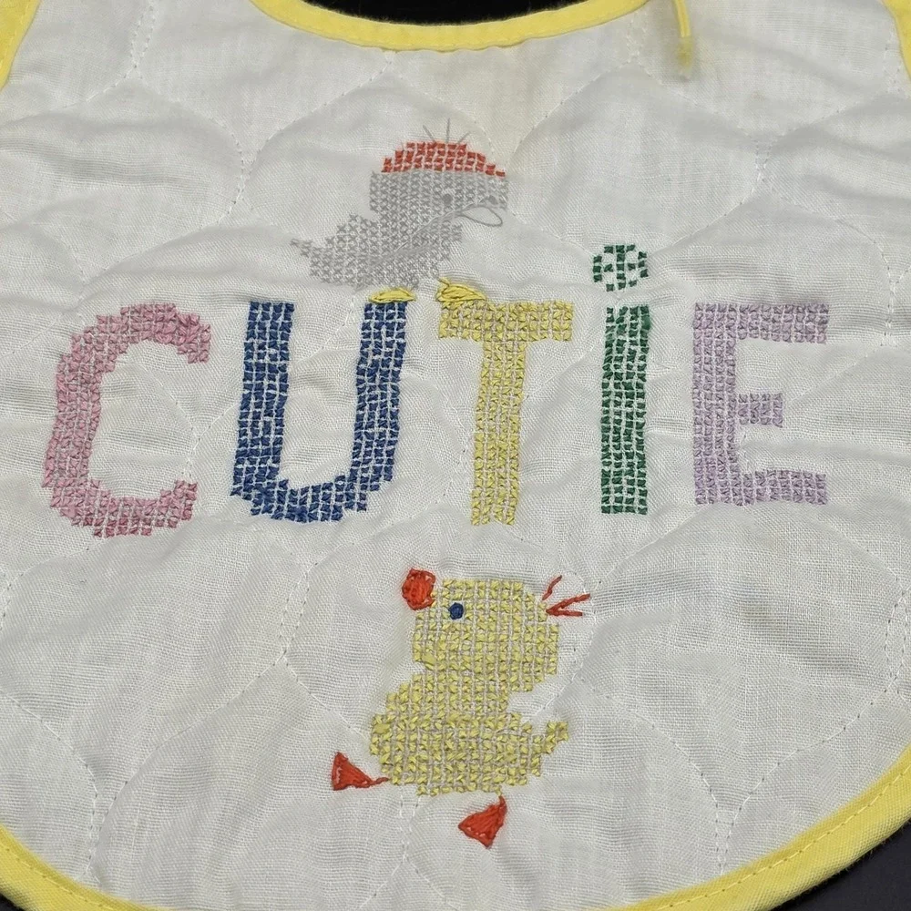 Vintage‎ Quilted Baby Bib Cross Stitched CUTIE With Baby Chicks 1970's T1